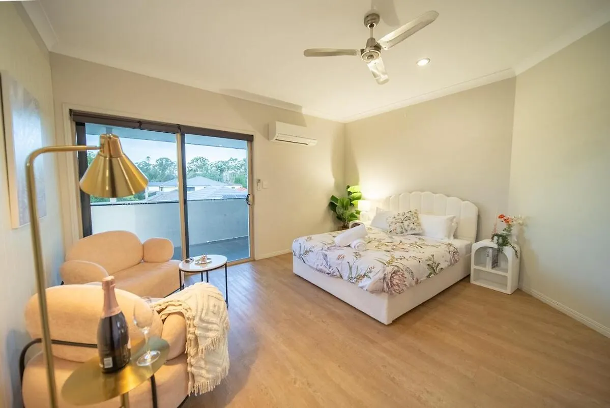 Casa vacanze Family Friendly Funhouse Close To All Theme Parks - 5 Bedroom & 3 Bathroom House For Rent! Gold Coast