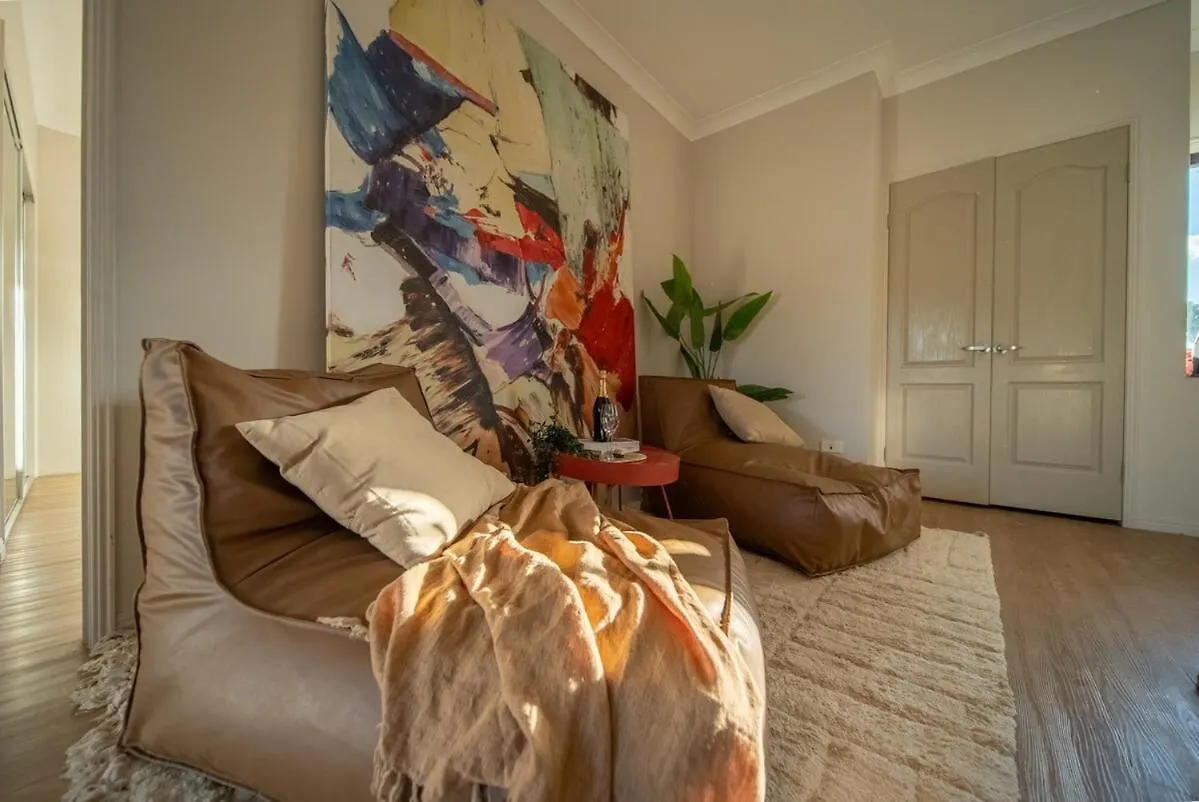Family Friendly Funhouse Close To All Theme Parks - 5 Bedroom & 3 Bathroom House For Rent! Gold Coast Casa vacanze