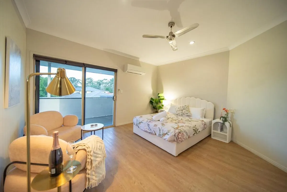Family Friendly Funhouse Close To All Theme Parks - 5 Bedroom & 3 Bathroom House For Rent! Gold Coast Casa vacanze