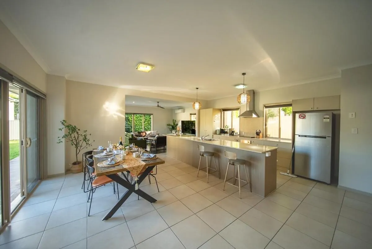 Casa vacanze Family Friendly Funhouse Close To All Theme Parks - 5 Bedroom & 3 Bathroom House For Rent! Gold Coast